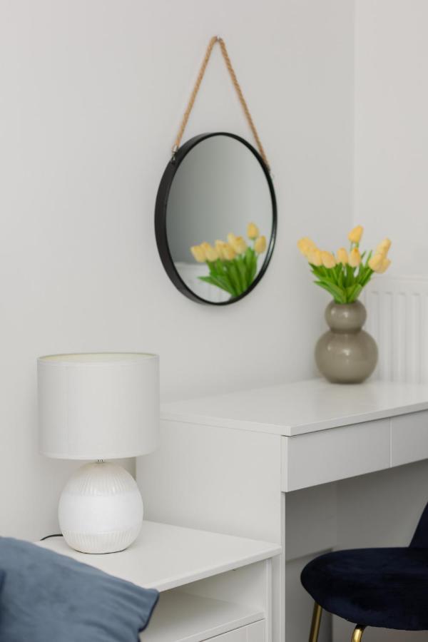 Cozy Apartment With Parking Bakalarska By Noclegi Renters Varşova Dış mekan fotoğraf