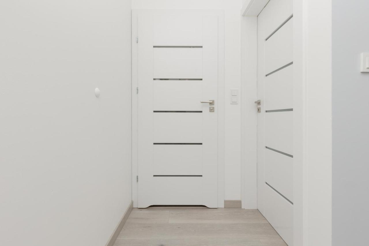 Cozy Apartment With Parking Bakalarska By Noclegi Renters Varşova Dış mekan fotoğraf