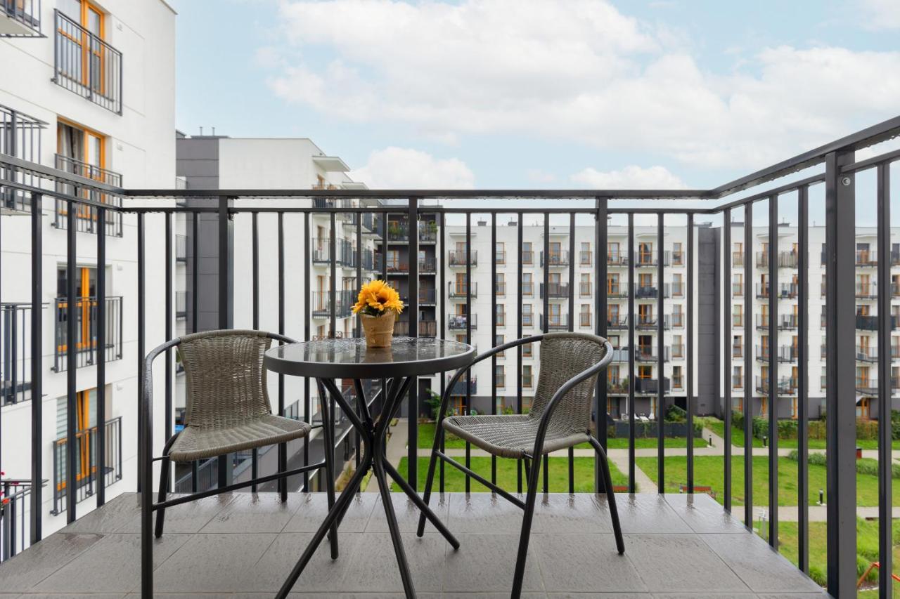 Cozy Apartment With Parking Bakalarska By Noclegi Renters Varşova Dış mekan fotoğraf